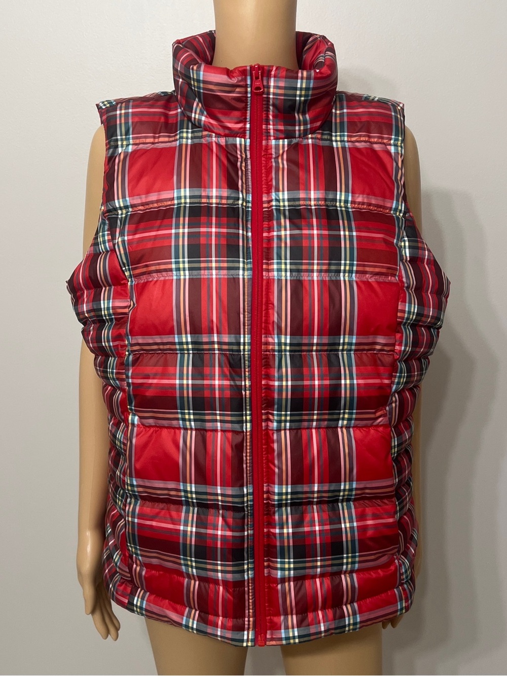 Lands’ End Women’s Red Tartan Plaid Down Insulated Puffer Vest L Zip Snap Pocket